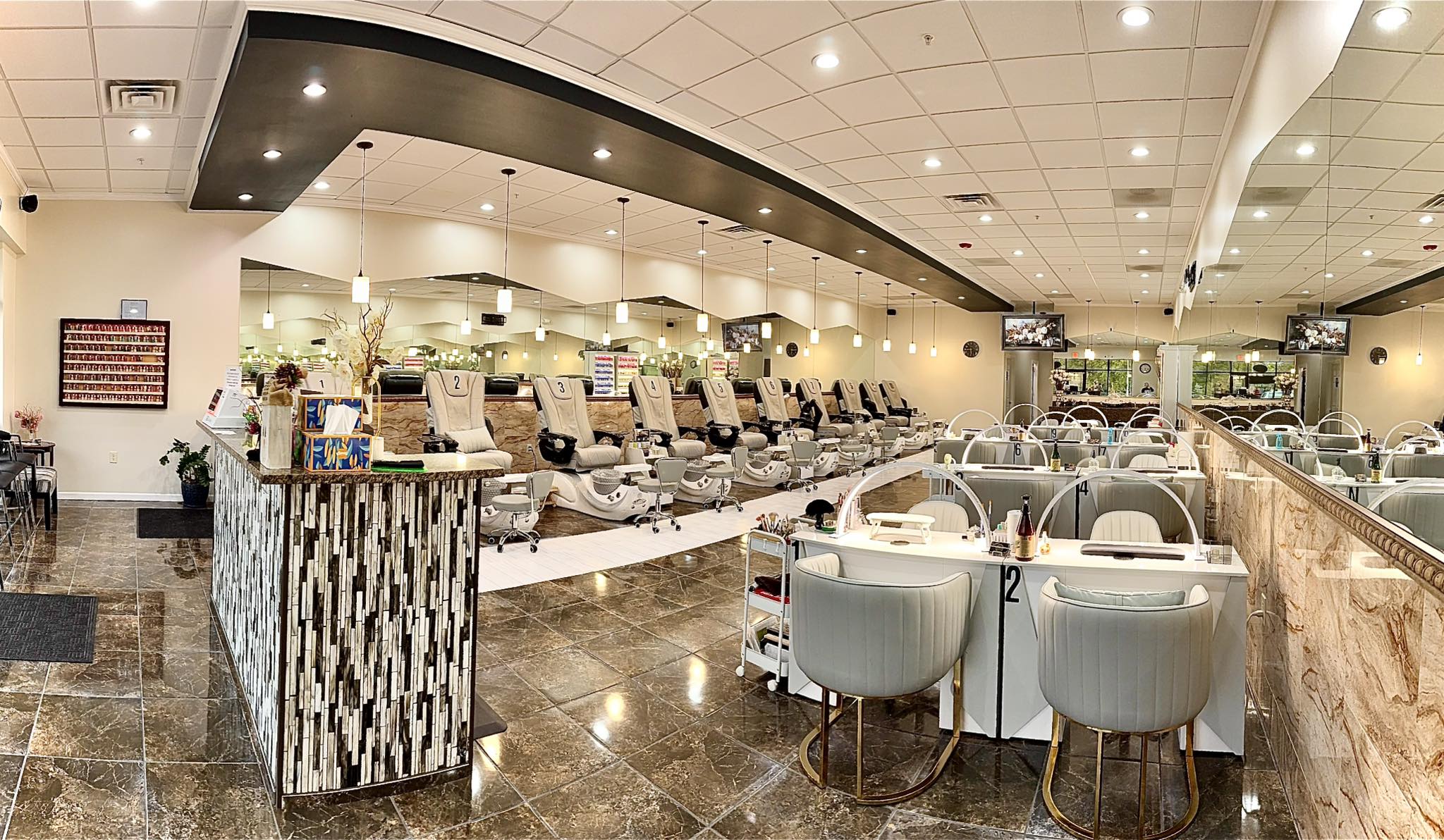 Interior of Elite Nails in Johnston